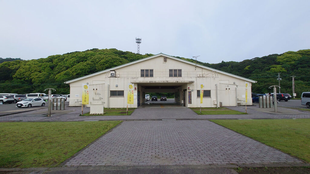 お倉ヶ浜ビーチハウス マリンウエーブ建物全景